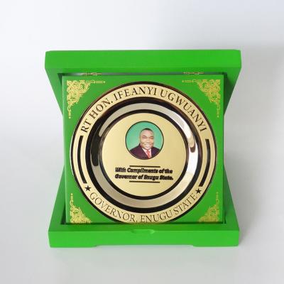 China Europe Profession Custom Design High Quality 3D Embossed Silver Bronze Gold Metal Keepsake Dish With Box for sale