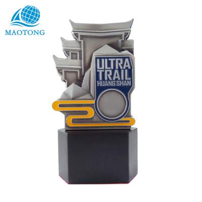 China Custom High Quality China Metal Gold Silver Trophy Soccer Basketball Ping Pong Golf Award Trophy Cup for sale