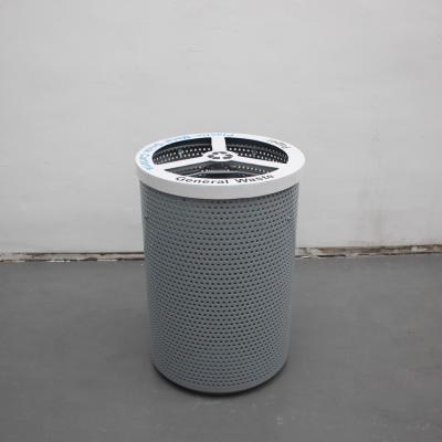 China Cisterna de residuos de metal perforado, 3 compartimientos de basura para patio exterior en venta