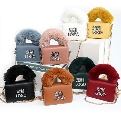 China Hot Selling Fashion Women's Handbags Ny Hairy Fur Clips Bags With Handle Hairy Designer Crossbody Bag for sale