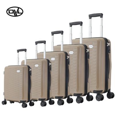 China Travel bottom best selling factory price pp briefcase 5pcs pp luggage set plastic trolley luggage new style with 14inch cosmetic bag for sale