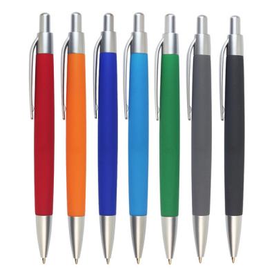 China Fluently Writing Ballpoint Pens Wholesale 0.7mm 1mm Black Blue Pen For Men Women Retractable Pens for sale