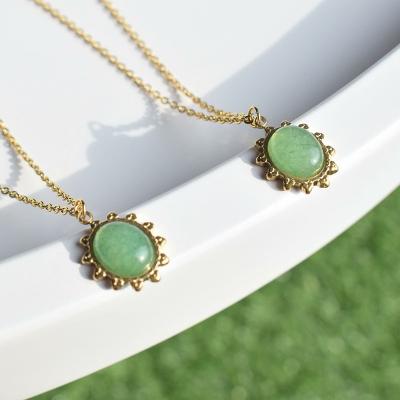 China 2022 new retro European and American romantic gold flower necklace green gemstone necklaces for women for sale