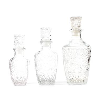 China NOVARE Viable Wholesale 25 oz Square Plain Whiskey Glass Decanter for sale