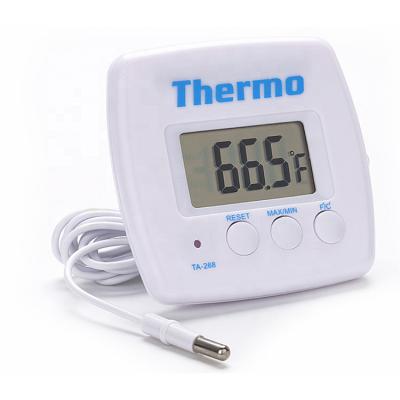 China 7.9*7.5*1.7cm Digital Thermometer Temperature Cable Indoor and Outdoor Maximum/Minimum Cable Measuring Instrument for sale