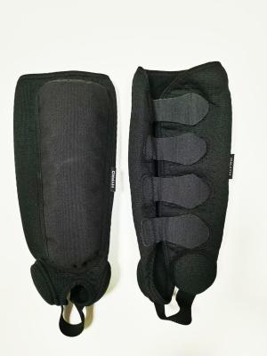 Cina Calcio protettivo riempito Shin Guards With Ankle Support dell'ingranaggio e cinghie regolabili in vendita