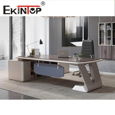 Chine Table de bureau moderne ergonomique Gabrielle Bureau en métal en forme de L à vendre