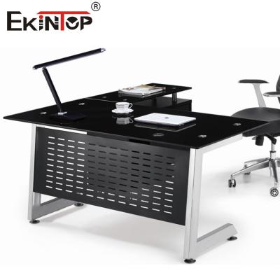 China Metalen benen L-vormige glazen bureau Moderne manager tafel Te koop