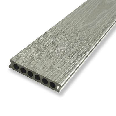 China Gefrosted lichtgrijze buitenkant Anti-Slip Co Extrusion WPC Decking 140x25mm Te koop