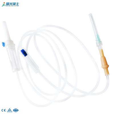 中国 Automatic Iv Set Infusion Complet Line Machine Smart Fine-tuning Infusion Set 販売のため