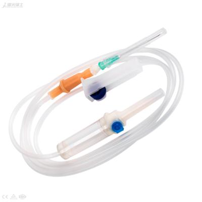 中国 Pediatric 60 Drops Ml For Syringe Infusion Set Three Way Stopcock Usa E Getta Iv Infusione Set Buretta Ce Iso 販売のため