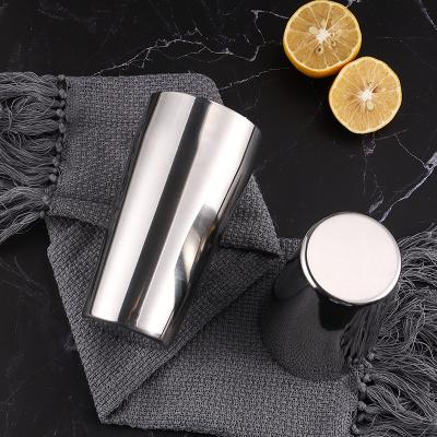 China 550/750ml/700ML/600ML/450ML Stainless Steel Viable Shaker Bottle Whiskey Bottle Cover for sale