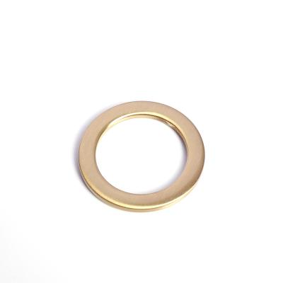 China Fashion Diameter 41mm Diameter 29mm Light Gold Inner Outer O Ring Buckle Bag Custom Parts Around Buckle for sale