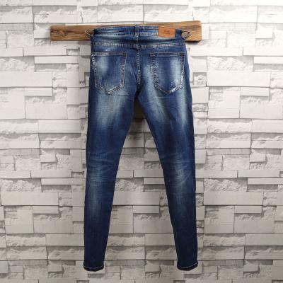 China Spandex Wrinkled Mens Slim Fit Tapered Leg Jeans Light Blue Unique Features for sale