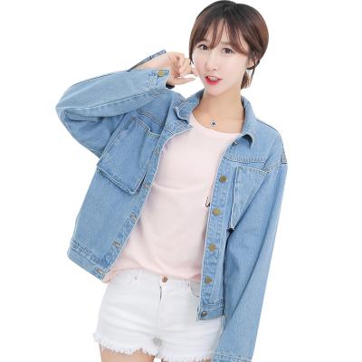 China Metal Button Light Wash Ladies Jean Denim Jacket , Girls Short Denim Jacket for sale