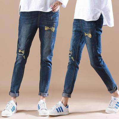 Chine Modèle brodé mignon imprimé de pleine taille élastique de jeans du denim des femmes d'été à vendre