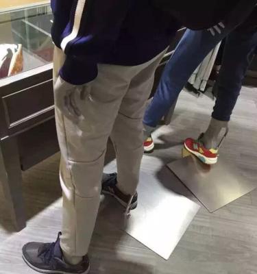 Chine Le survêtement de 100 de pourcentage hommes de coton base l'ajustement mince de jambe courte maigre à vendre