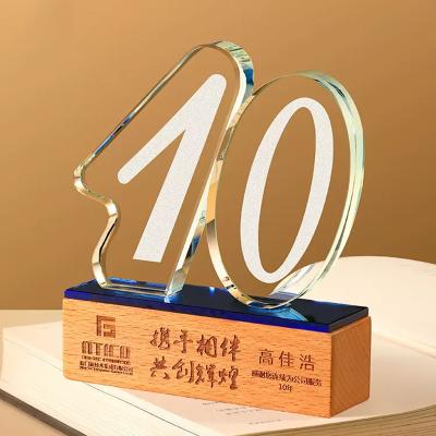 China Modern Crystal trophy&Medals with  wood base  number 5 10 15 20th Anniversary outstanding staff souvenirs customized trophies for sale