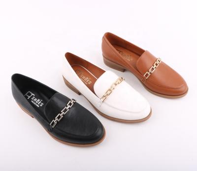 China Wholesale Breathable Basic Low Heel Comfortable Loafers Women Chains Decoration Fashion Ladies Causal Shoes For Girl for sale