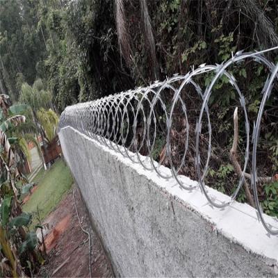 China BTO-22 Razor Wire Bracket Galvanized Steel Razor Sharp Wire Razor Wire Coils for sale