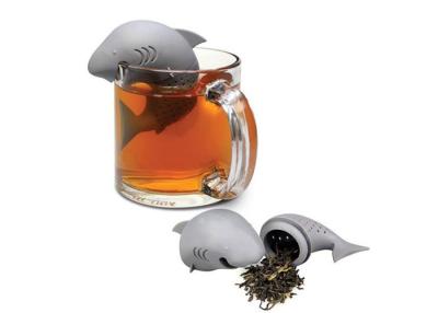 China Té animal intercambiable Infusers del tamiz 20g de Infuser del té de las hojas del silicón del delfín en venta