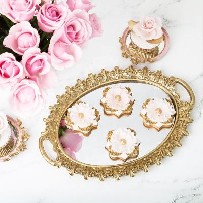 China Luxury Antique Gold Fruit Storage Serving Tray Resin Round Mirror Jewelry Tray For Wedding Dessert Home Decorative Decor for sale