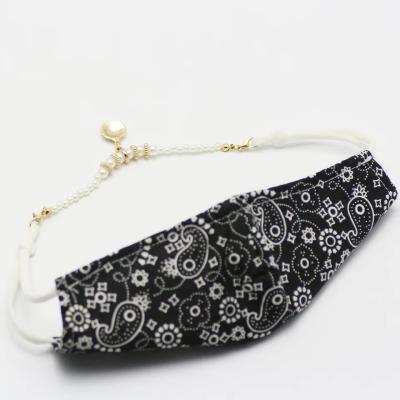 China Fashion style single ear facemask glass wrap chain key chain for sale