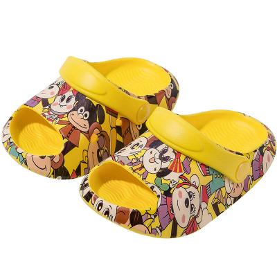 China 2021 New Cute Non-slip EVA Casual Children's Hole Shoes Indoor Household Massage Children's Slippers for sale