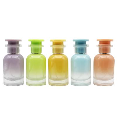 China Cosmetic Fantastic Wholesale Luxury Empty 30ML Glass Perfume Bottle With Double Deck Plastic Lid for sale