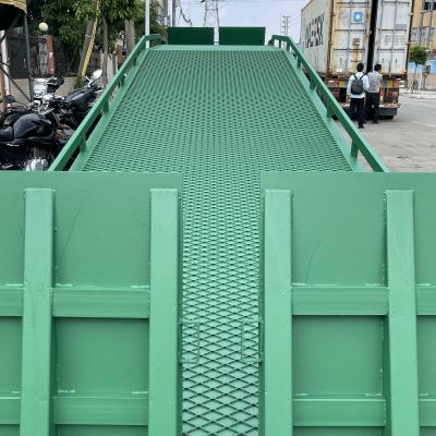 China Convenience Easy CE Safety Operation Adjustable Forklift 10 Ton Hydraulic Ramp Dock Ramp Panel Adjustable Ramp for sale