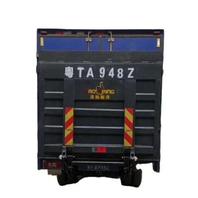 China Automation Equipment China Manufacturer Hydraulic Truck Vehicle Tail Lift 1500kg Rated Capacity Lift Door Steel Plate for sale