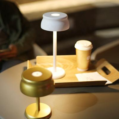 China EUROPEAN Desk Light USB Rechargeable Table Lamp Sister Outdoor Wireless Led Dimmable Table Lamp for sale