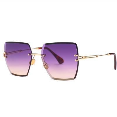 China Fashion Sunglasses 2019 Fashion Square Rimless Sunglasses Women Retro Shade Gradient Shade Hot Oversized Gradient Eyewear UV400 for sale