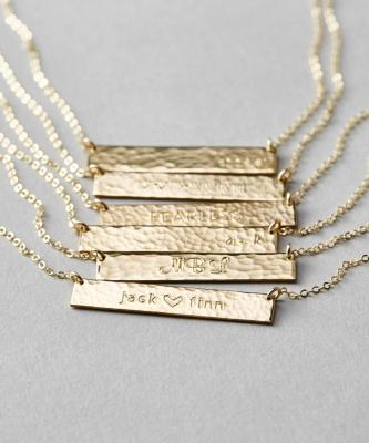 China Environmentally Friendly Custom Personalized Hammered Bar Necklace 18k Name Bar Necklace Horizontal Bar Gold Filled Necklace for sale