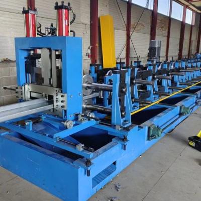 Cina Alta velocità C Z Purlin Roll Forming Machine Taglio di precisione facile operazione 1,5-3,0 mm di rotolamento in vendita