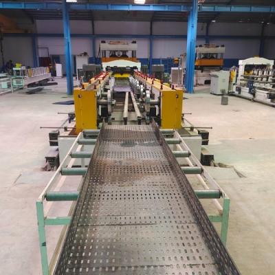 Cina PPGI Cable Tray Roll Forming Machine 0-15m/min Con sistemi Siemens PLC in vendita