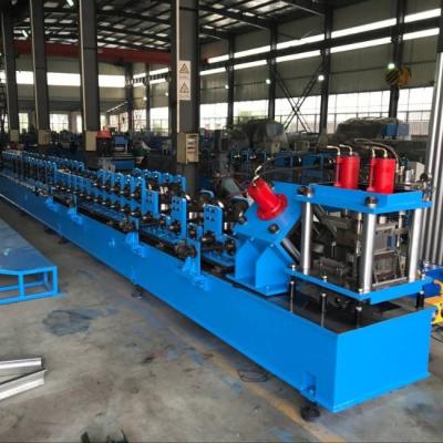 Chine 7.5kW machine de formage de rouleaux de portes et fenêtres en acier avec découpe hydraulique à vendre