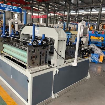 China 0-25m/min Metalen plaat rechtmachine Anti-slip Metalen plaat embossing machine Te koop