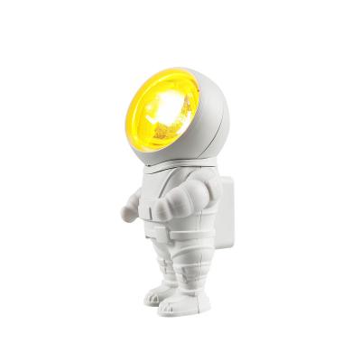 China Astronaut robot sunset lamp post-modern colorful mini table lamp for sale