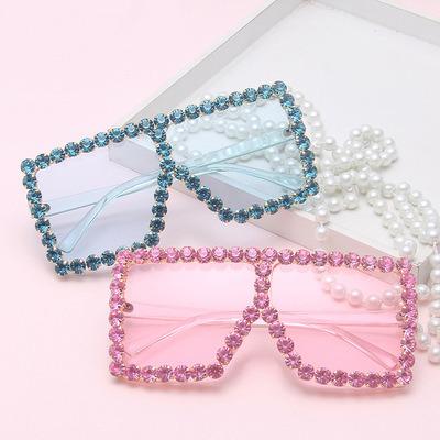 China Eyewear Trade 2021 designer rhinestone shades bling square oversized diamond women sunglasses for sale