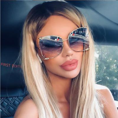 China 2022 Oversized Big Shades Fashionable Women's Csi Comfort Metal Frame Sunglasses for sale