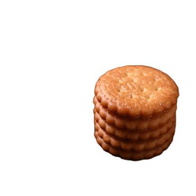 China Hot Selling Low-CARB Ningbo JILIDA Delicious Salt Flavored Cracker Semi Hard Milk Salted Mini Round Biscuit and Biscuits for sale