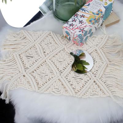 China Handmade Macrame Table Runner Cup Coaster Handmade Cotton Rope Mat Boho Decor For Bar Kitchen Dining Gift Customized Macrame Coaster for sale