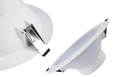 Chine 6 pouces LED Downlight réglable ont mené le lumen de Dimmable 1800 - 2000 lumens à vendre