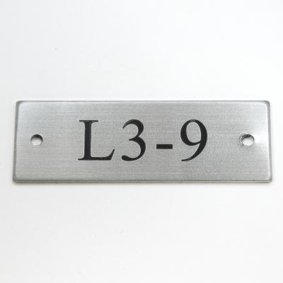 China By Inquiry Custom Etched Painted Aluminum Nameplates With Hairline for sale