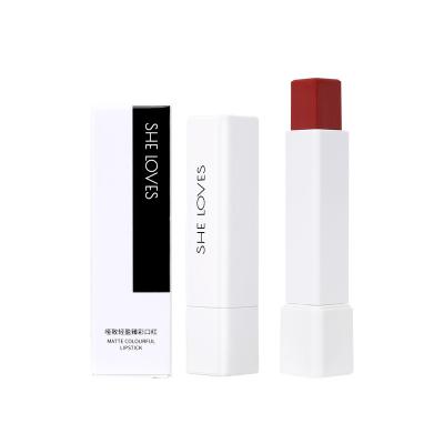 China Waterproof LOVE IT Custom Waterproof Lipstick OEM Multi Colors Lipstick Long Lasting Lip Plumper for sale