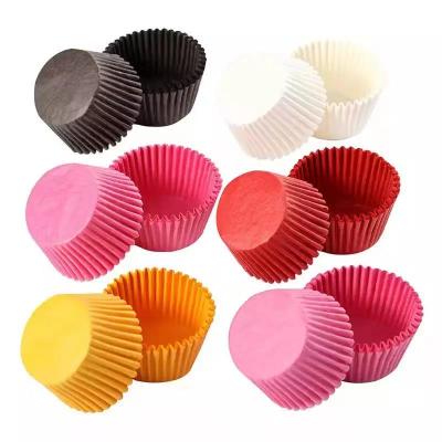 China Disposable Mini Baking Grease Cups Packaging Disposable Greaseproof Cups Food Grade Cupcake Liners Brown White for sale