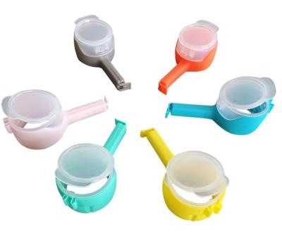 China 2022 Viable New Items Airtight Sealing Clips Pouring Spout Snack Bag Sealing Clip With Big Spout for sale