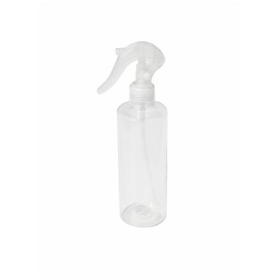 China 500ml Empty Plastic Spray Cosmetic Greenside Bottle PE+PP Spray Bottle With Fine Mist Sprayer for sale