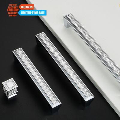 Cina toco Furniture hardware crystal cupboard pull handles kitchen cabinet diamond door lock drawer handle in vendita